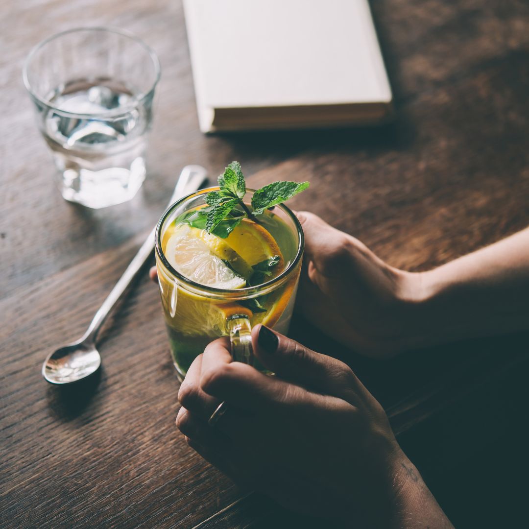 hot tea with lemon
