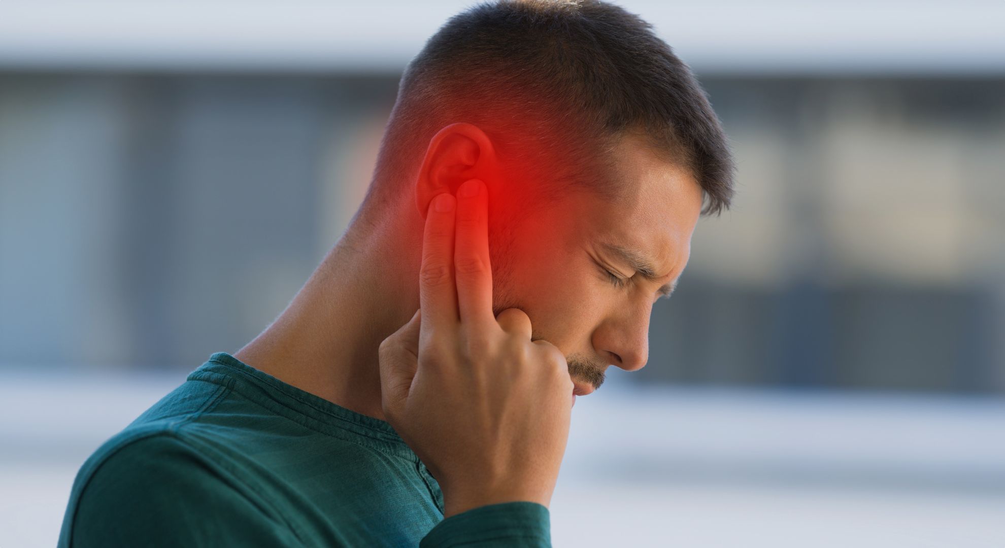 man with tinnitus